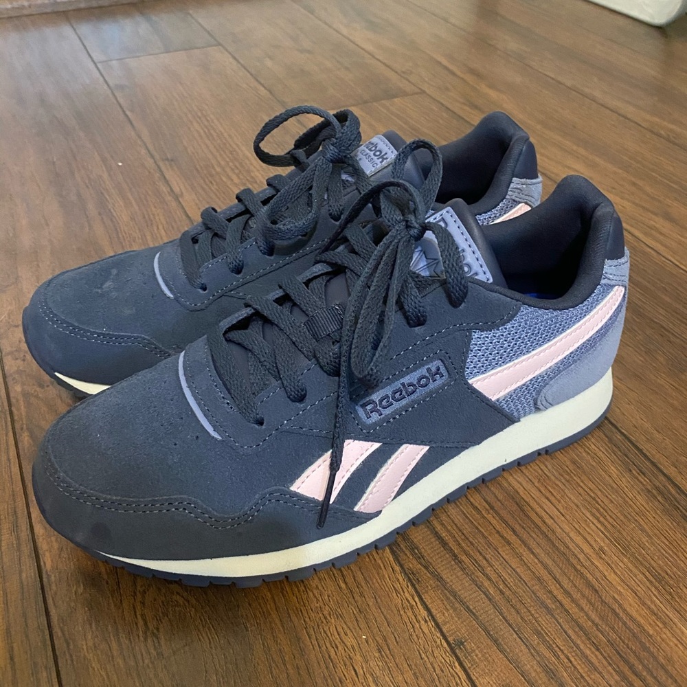 Reebok tennis shoes size 7 NEVER WORN